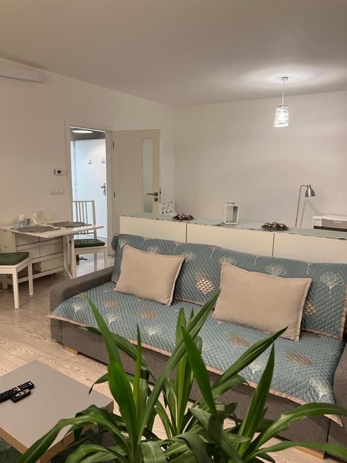 Free Parking In Garage Karolina Plazza, New Cosy Studio With All You Need 프라하 외부 사진